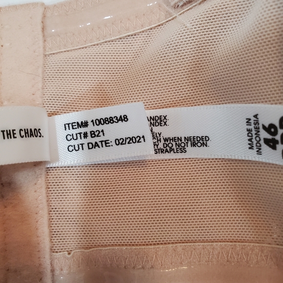 NWT Torrid Lightly Lined Multiway Strapless Bra Size 46DDD (46F) Nude Underwire - Picture 5 of 12